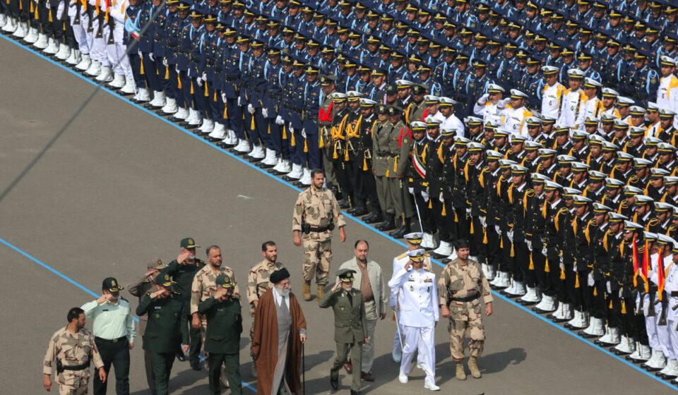 Verlorene Chancen und die Auswirkungen der islamistischen Ideologie auf Irans Stellung in der Region Verlorene Chancen und die Auswirkungen der islamistischen Ideologie auf Irans Stellung in der Region