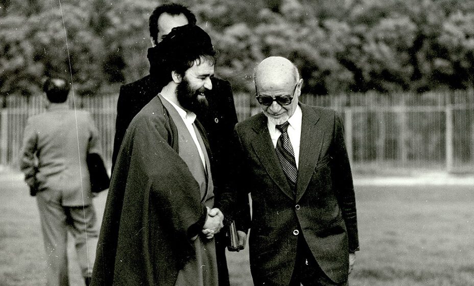 Wie Intellektuelle den Aufstieg Ayatollah Khomeinis und die Etablierung des Velayet-e Faqih ermöglichten Ahmad Khomeini und Mehdi Bazargan