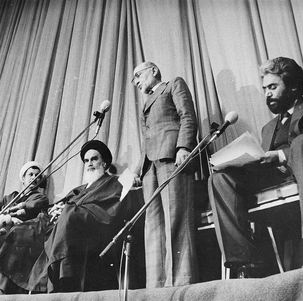 mehdi-bazargan-inauguration-appointed-prime-minister-of-iran-by-khomeini-in-36db72-1024