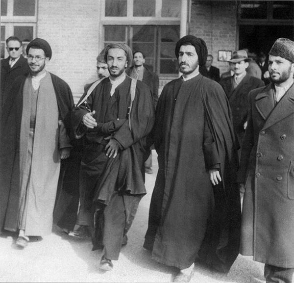 Von rechts nach links: Khalil Tahmasebi (der Attentäter von Razmara), Abdolhossein Vahedi und Navab.