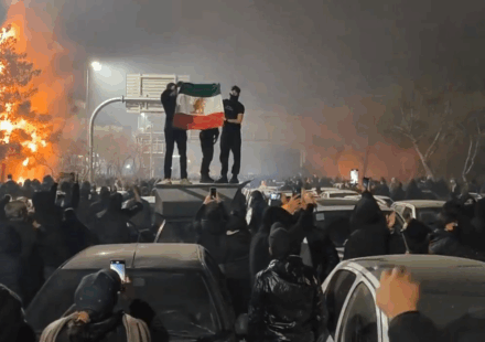 Eskalation der Justiz: Hinrichtungen, Zuschreibungsstrategien und erneute transnationale Zielsetzung Iran-Revolution-2026